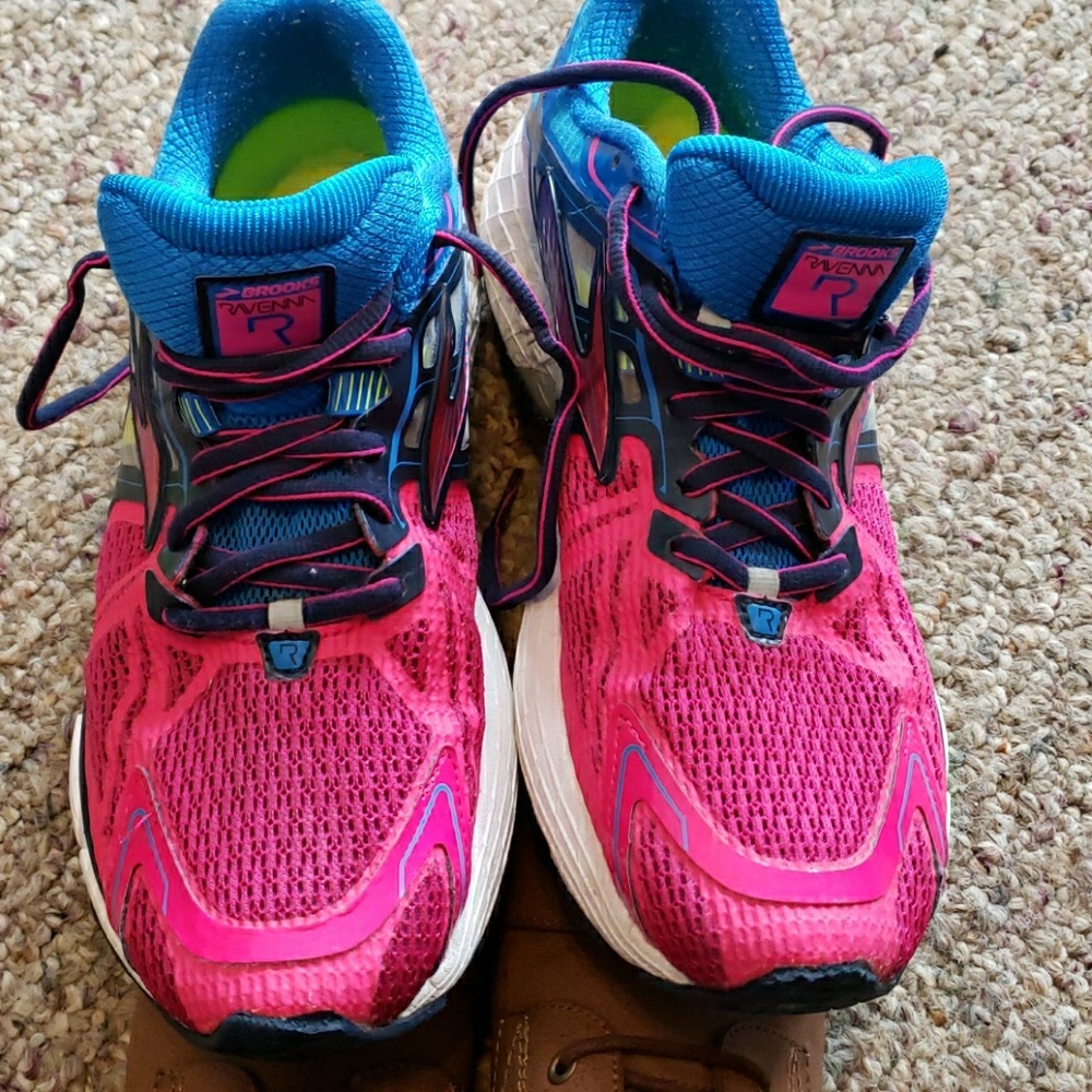 Brooks Ravenna 6 Size 11 good condition